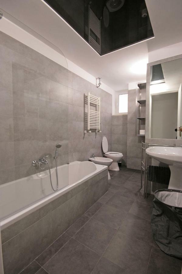 Trastevere 3 Bedrooms Рим Экстерьер фото