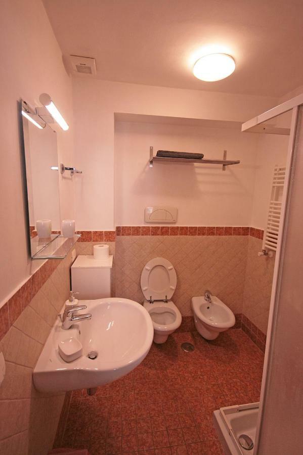 Trastevere 3 Bedrooms Рим Экстерьер фото